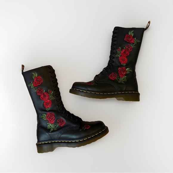 ❦ Dr. Martens 1914 Vonda Mid Calf Embroidered Red Rose Leather Lace Up Boots ❦ - Picture 1 of 12